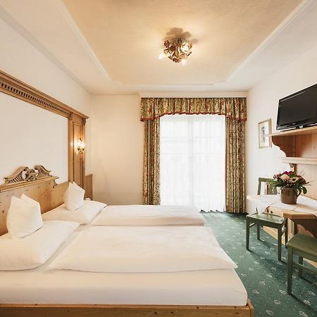 Hotel Hoferwirt Нойщифт им Щубайтал Екстериор снимка