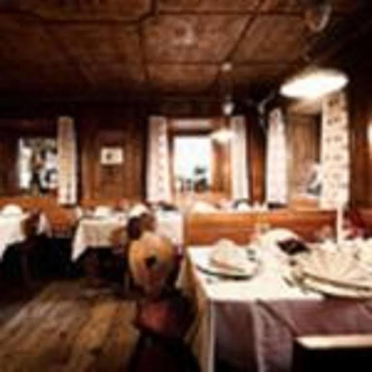 Hotel Hoferwirt Нойщифт им Щубайтал Екстериор снимка